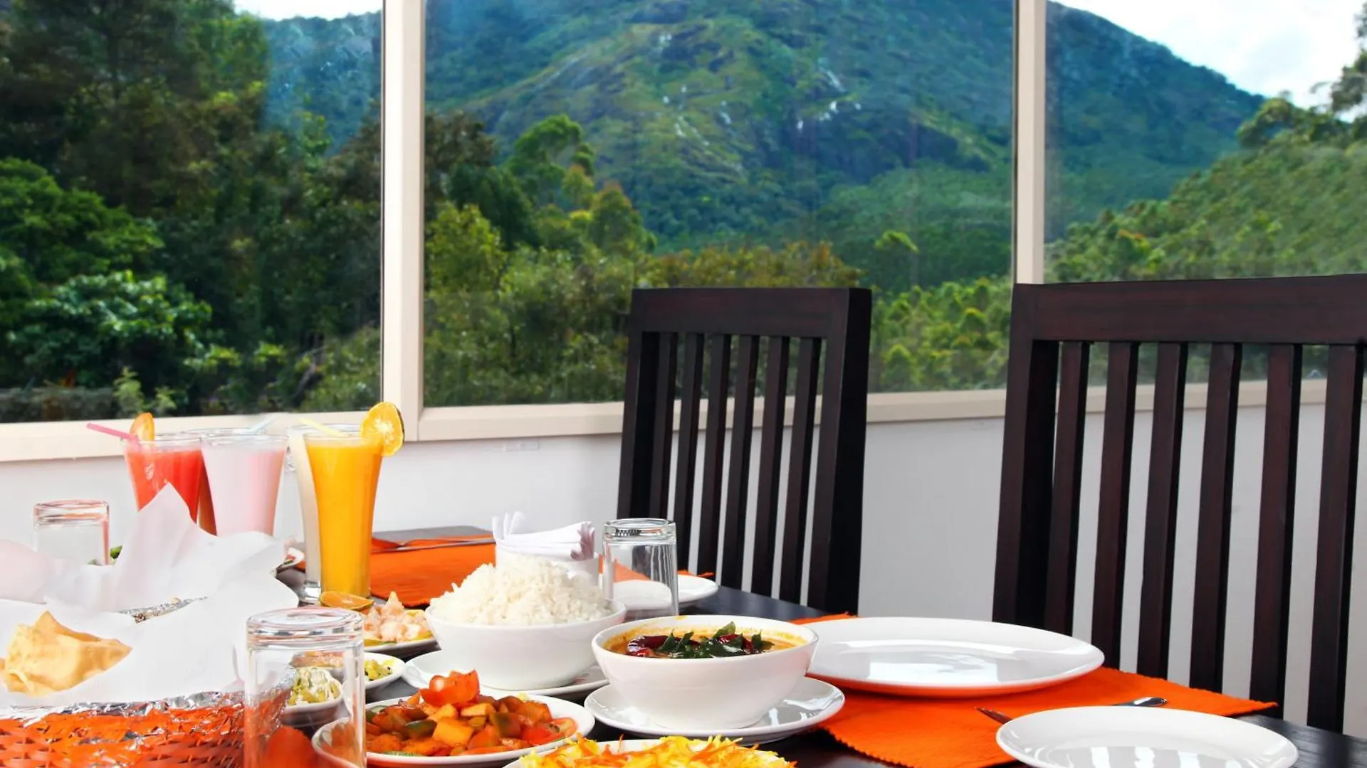 Pine Tree Munnar Hotel 3*,
