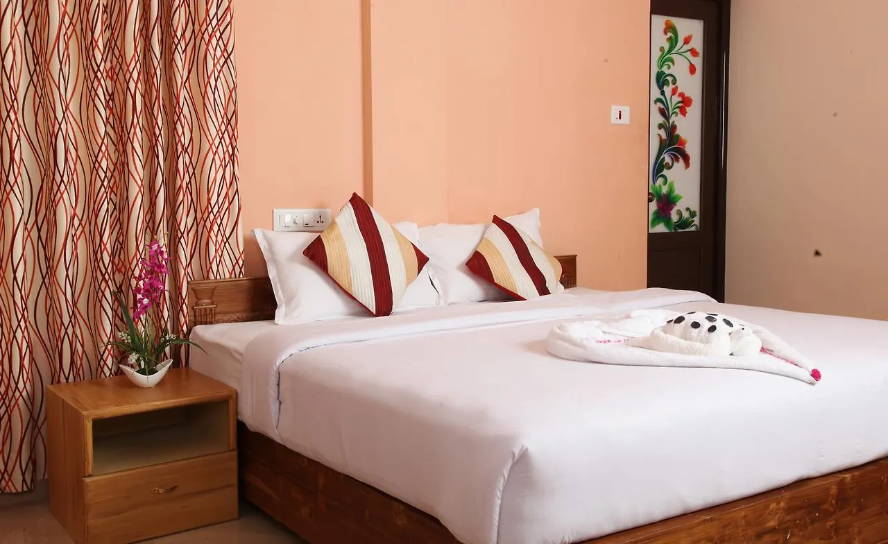 Pine Tree Munnar Hotel 3*,